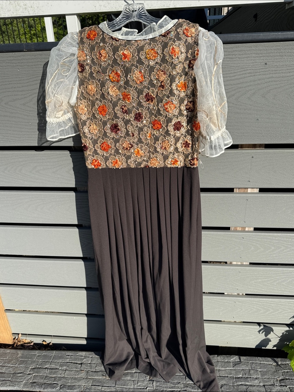 Authentic Vintage-Inspired German Dirndl Dress w/ Cream Satin Bodice Blouse. - Picture 7 of 10